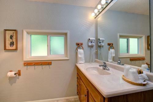 Morrisons Rogue River Lodge