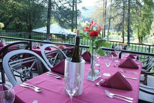 Morrisons Rogue River Lodge