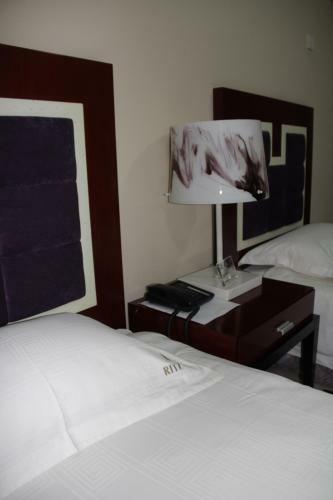 Hotel Ritz Waku Kungo