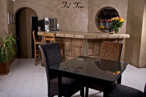 Hostal Fa'trez Guest House & Spa