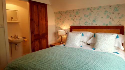 Hostal Sadlers Guest House