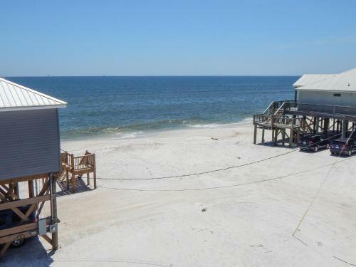 049 Beach Comber