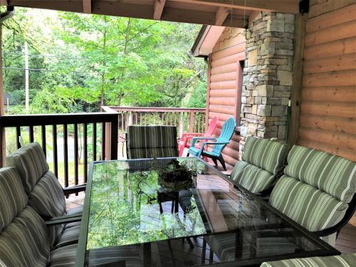 Bearly Rustic Cabin