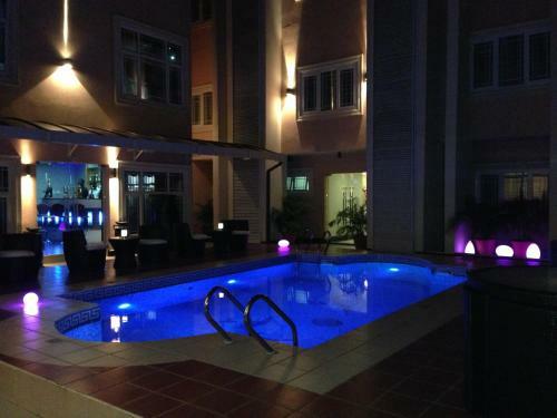 Hotel Grandbee Suites