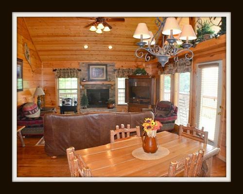 Rocky Top Rendez Cabin