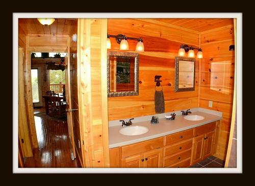 Rocky Top Rendez Cabin