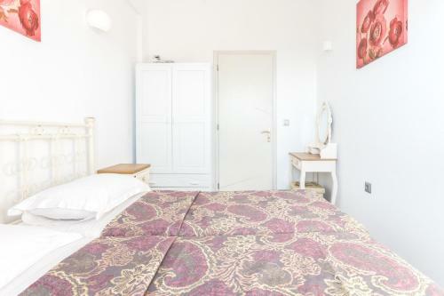 Ariadne Apartment In Plaka Beach