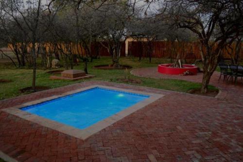 Crimson Bush Lodge