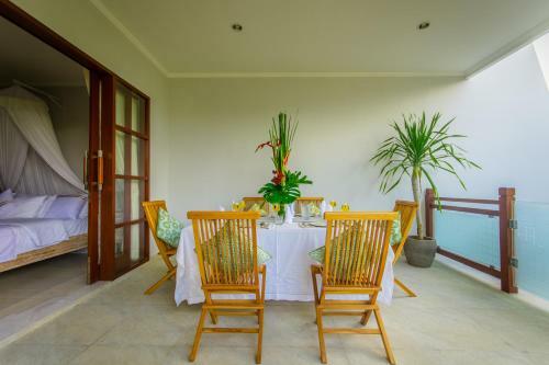 Golden Palm Villa