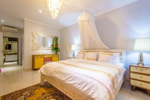 Golden Palm Villa