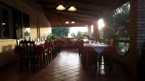 Hostal Europa Rooms And Restaurant