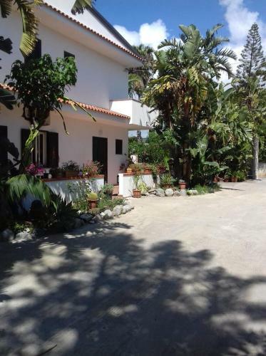 Hostal Europa Rooms And Restaurant
