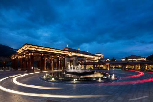 Hotel Hilton Linzhi Resort