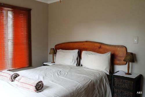 Lodge Shakati Private Game Reserve