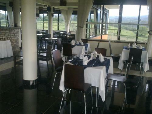 The Crested Crane Bwindi Hotel