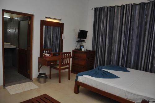 Hostal Aarya Hotel