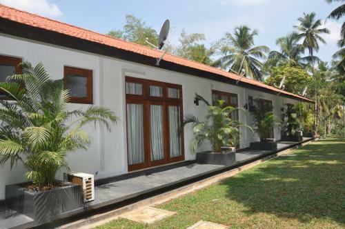 Hostal Aarya Hotel