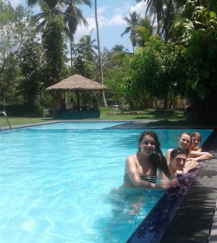 Hostal Aarya Hotel
