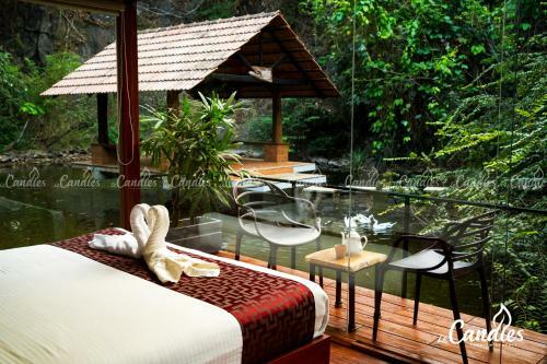 Hotel Le Candles Resort