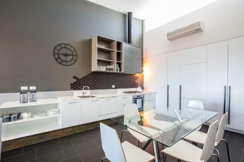 Magnificent Apartment + Free Car Park Near Cbd
