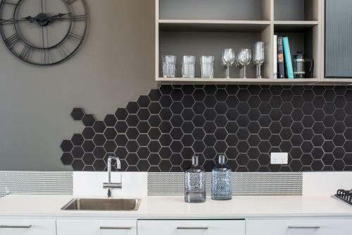 Magnificent Apartment + Free Car Park Near Cbd