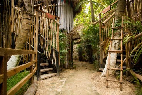Hotel Om Tulum Caba�as And Beach Club