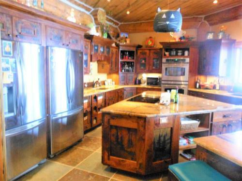 Mcdonald's Ranch Lodge