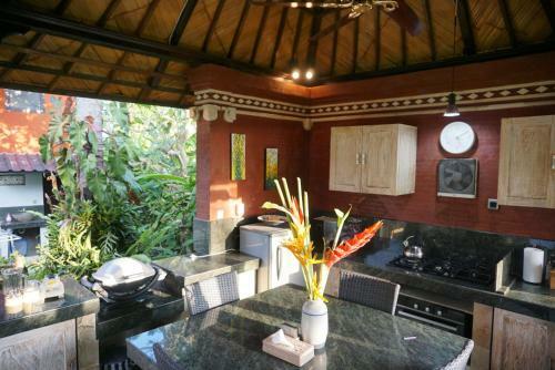 Villa Gede Batulumbang