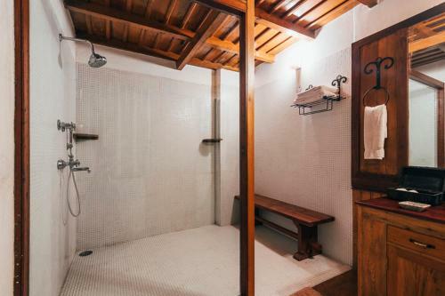 Hotel Bara Bungalow Gethia, Nainital - A Rosakue Collection
