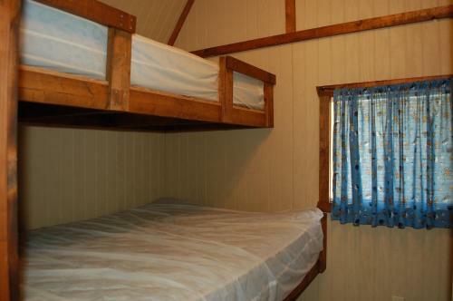 O'connell's Yogi Bear Lakefront Cabin 12