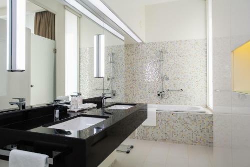 Radisson Blu Hotel & Convention Centre Kigali