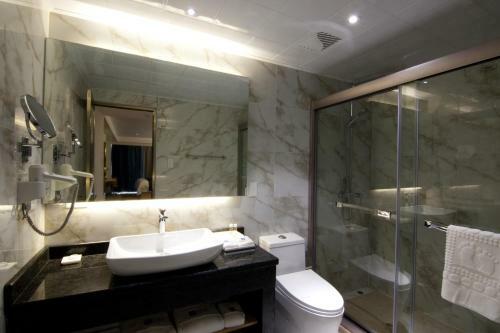 Lyz Business Hotel