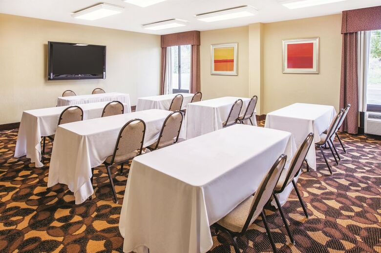 Hotel Baymont By Wyndham Canton