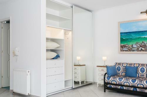 Summer Flat Steps To Beach With Garden & Sea View