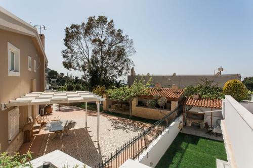 Summer Flat Steps To Beach With Garden & Sea View