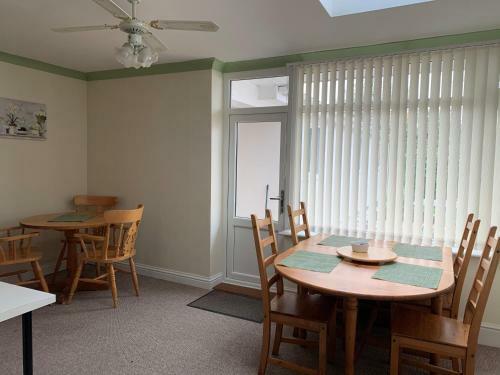 Hostal Maple Leaf Guest House