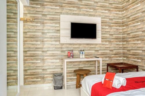 Hostal Reddoorz Syariah Near Taman Pelangi Jogja 2