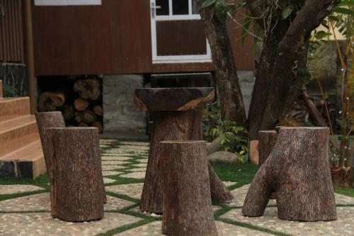 Lodge Books Homestay