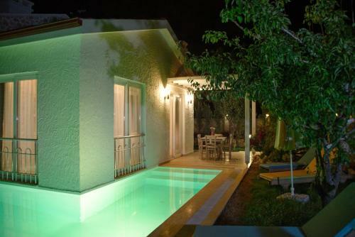 Z Exclusive Hotel And Villas