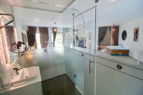 Z Exclusive Hotel And Villas