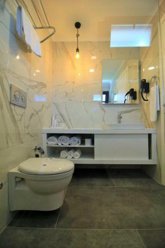 Z Exclusive Hotel And Villas