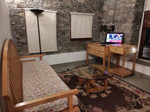 Hotel Aamod Monolith Resort Bhimtal