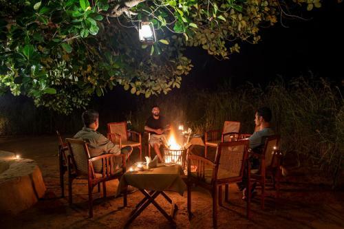Lodge Camp Dev Vilas