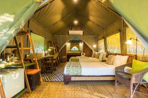 Hintok River Camp