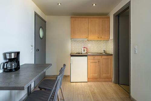 Icarus Apartments