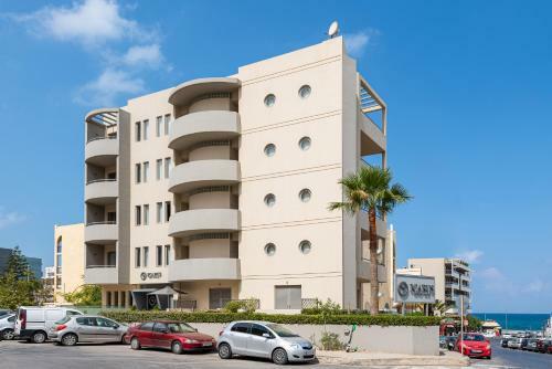 Icarus Apartments