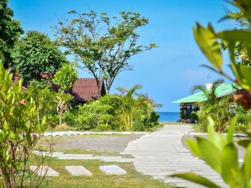 Hotel Lanta Mermaid Beach Front Resort