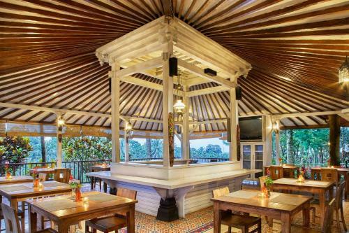 Jambuluwuk Convention Hall & Resort Puncak