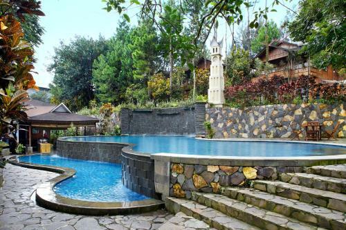 Jambuluwuk Convention Hall & Resort Puncak