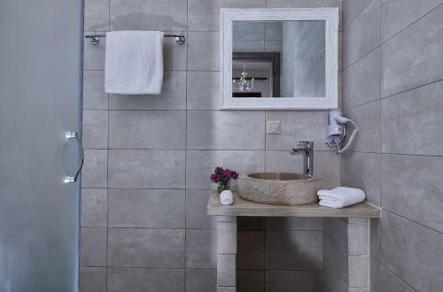 Orelia Cretan Deluxe Apartments